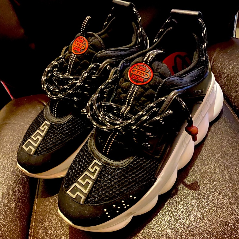 Versace chain reaction runners